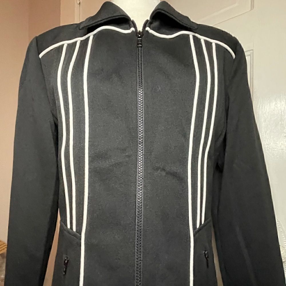 bebe Zip Up Jacket w/ Functional Pockets - Picture 6 of 10